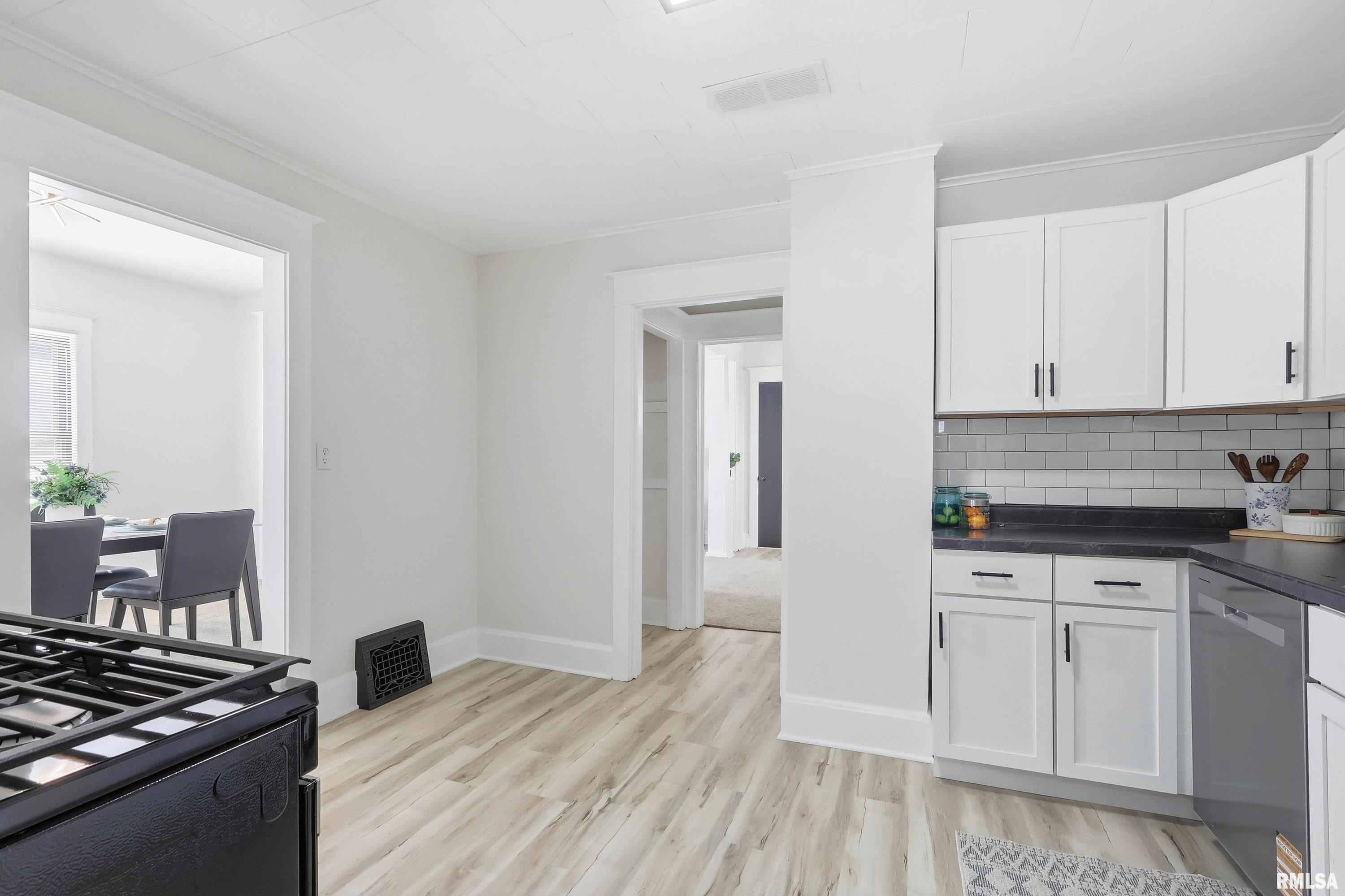 1926 14th Street Moline, IL 61265 - Photo 15 of 39