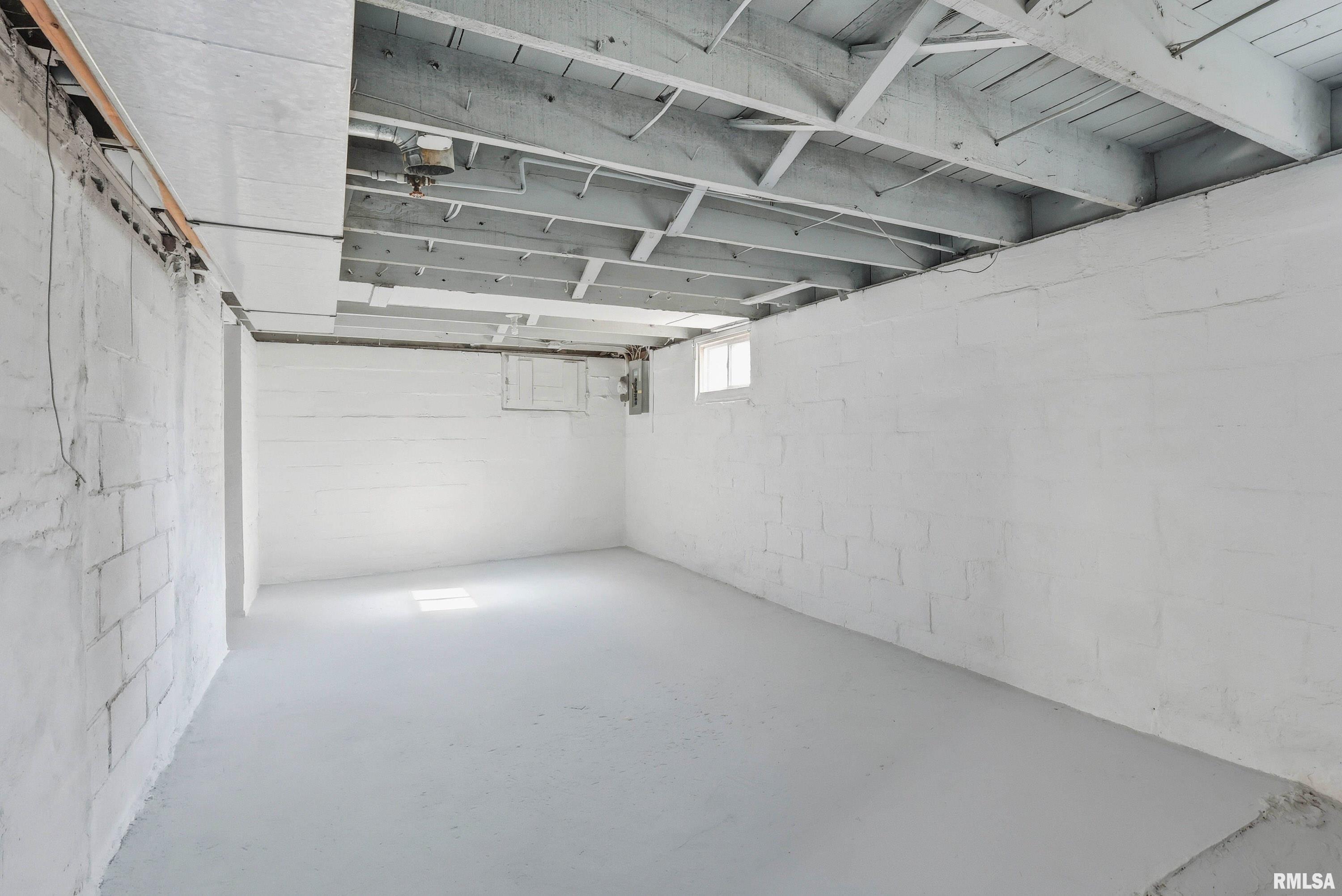 1926 14th Street Moline, IL 61265 - Photo 27 of 39