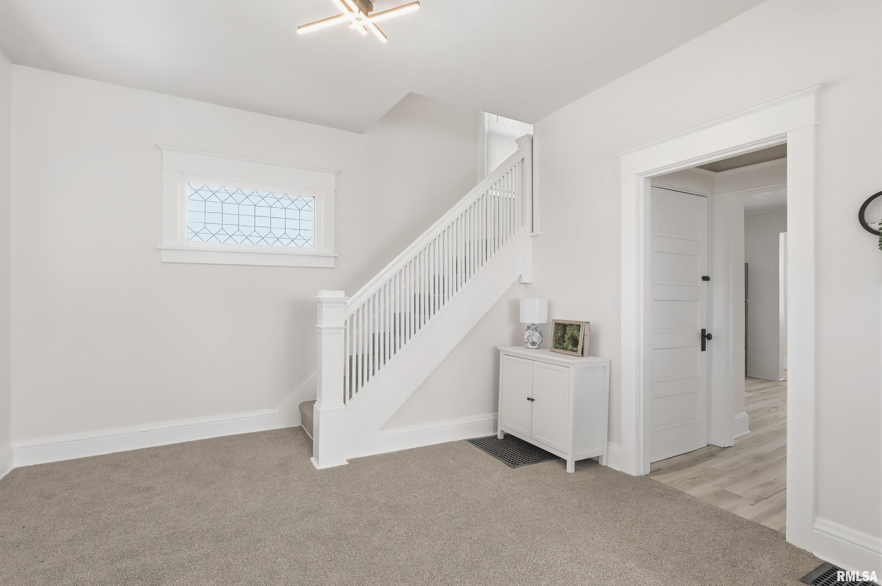 1926 14th Street Moline, IL 61265 - Photo 3 of 39