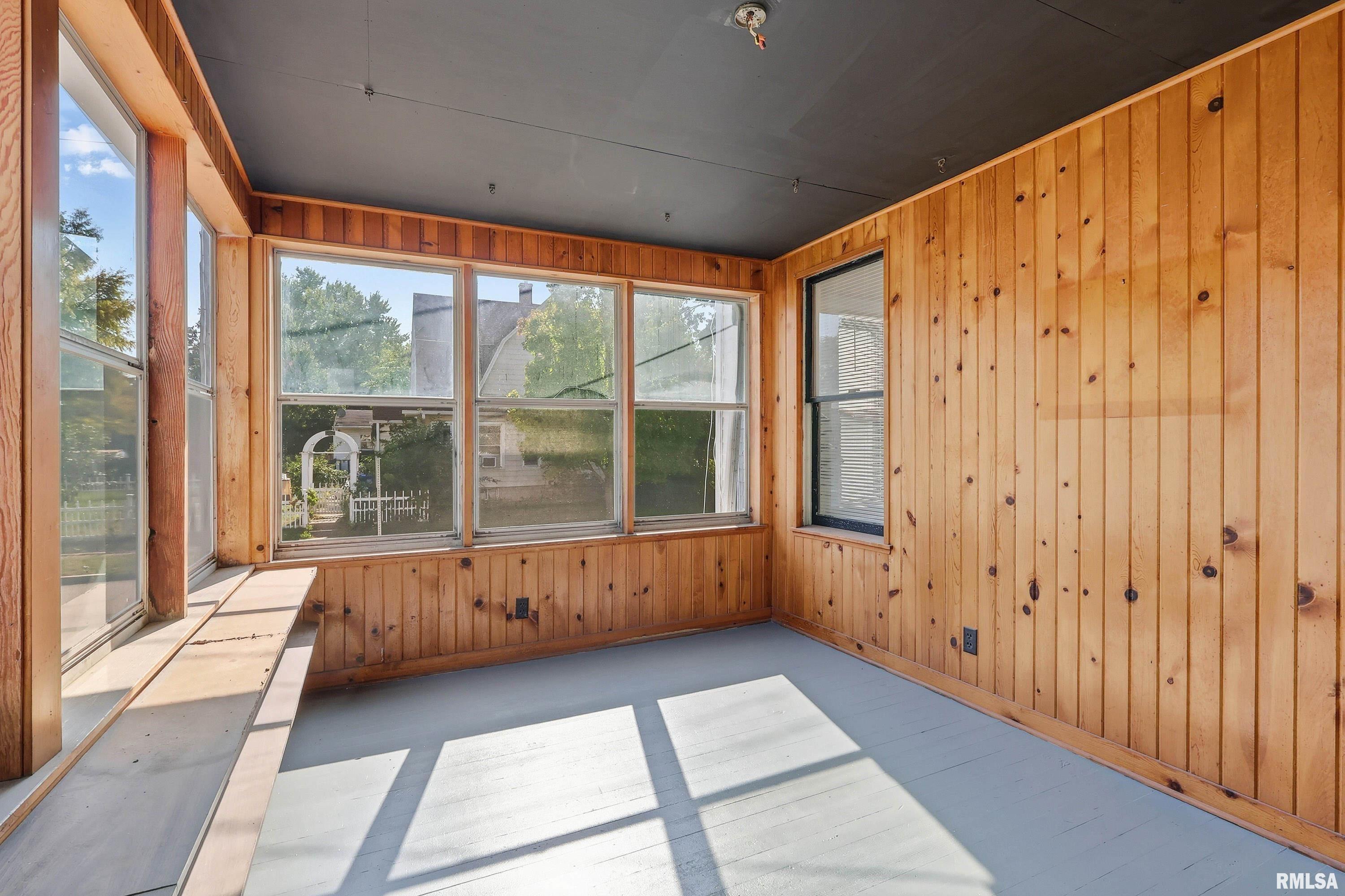 1926 14th Street Moline, IL 61265 - Photo 31 of 39