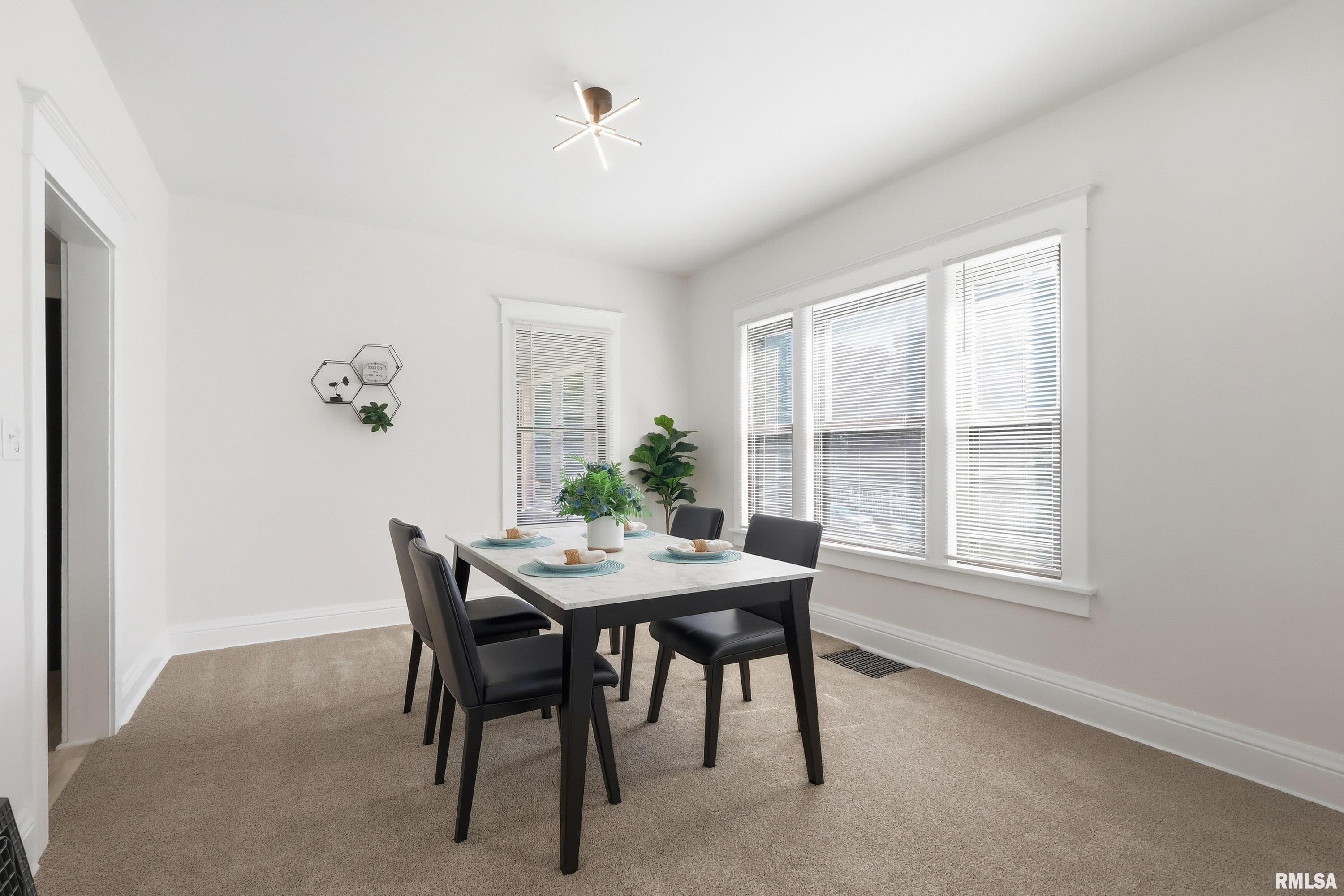 1926 14th Street Moline, IL 61265 - Photo 10 of 39