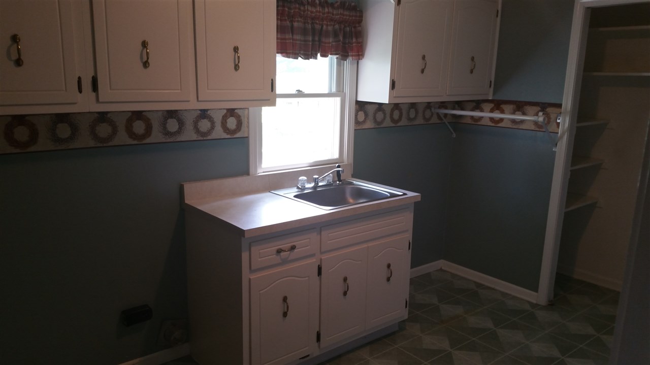 16737 Darling Road Woodburn, IN 46797 - Photo 4 of 17