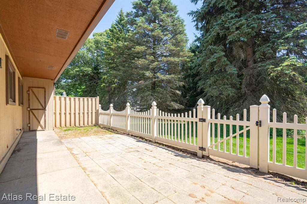 2255 North Milford Road Highland, MI 48357 - Photo 4 of 26 Gallery Image 4