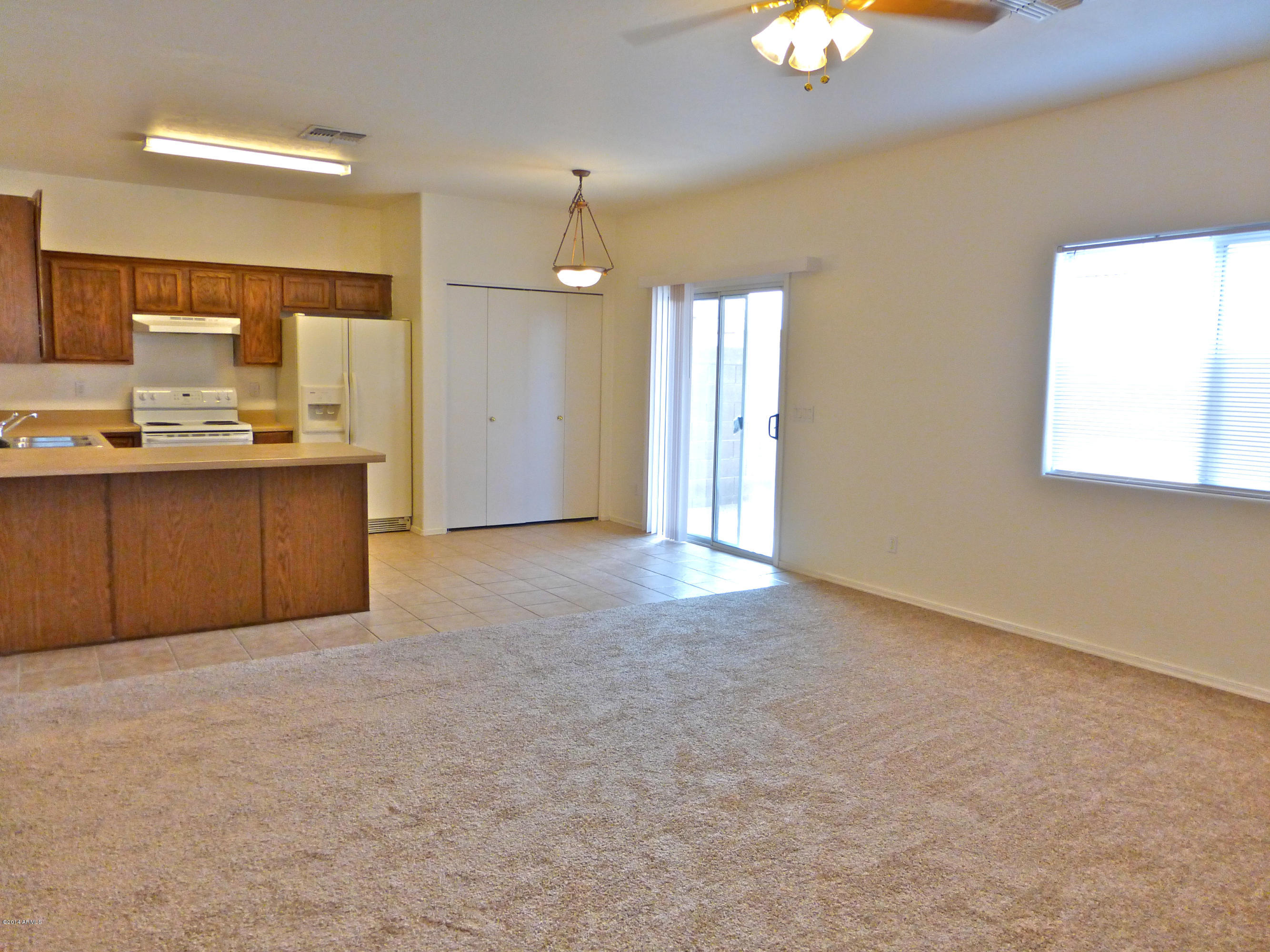 2300 East Magma Road, Unit 96 San Tan Valley, AZ 85143 - Photo 3 of 11 Magma2300 living area