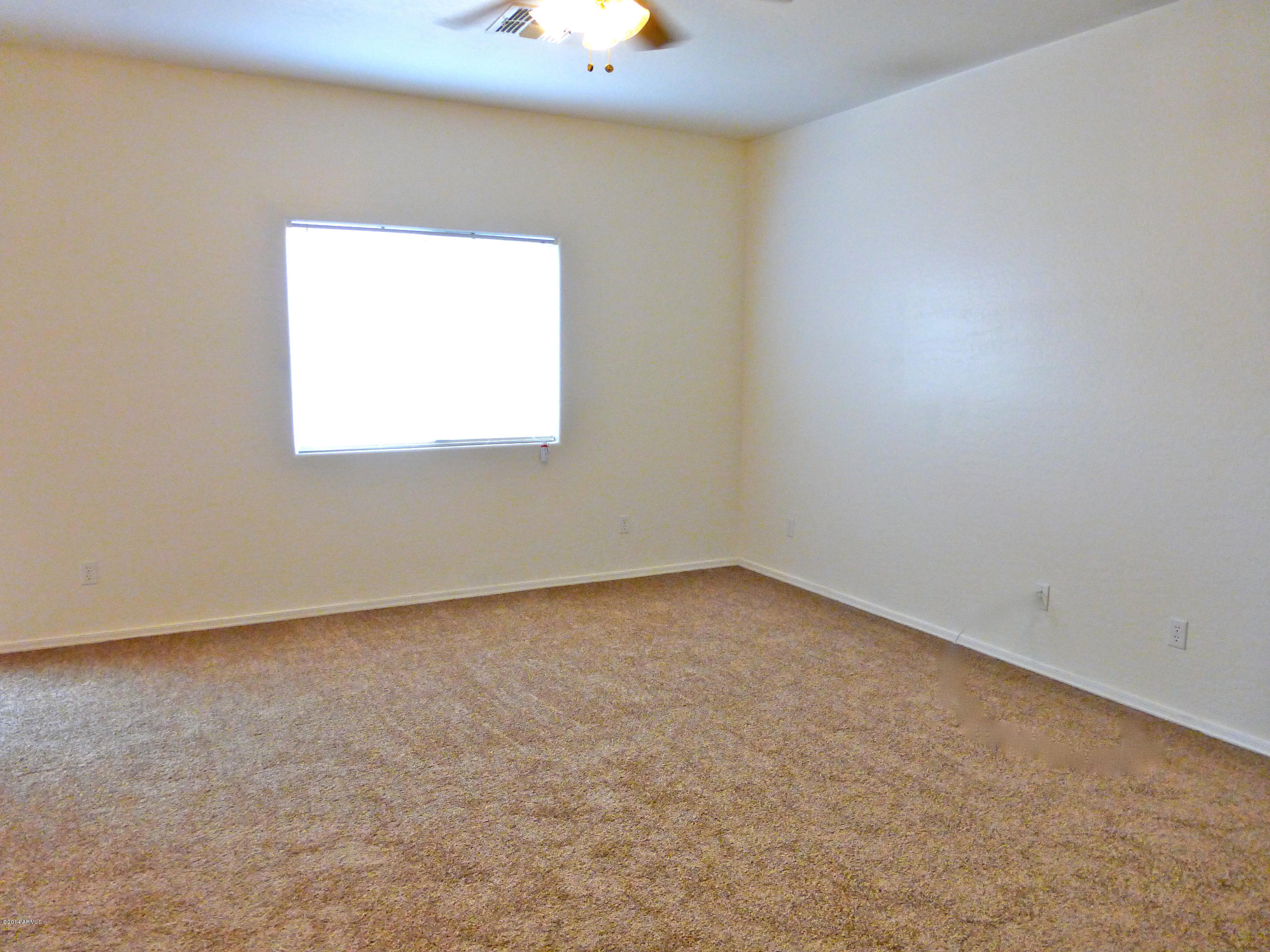 2300 East Magma Road, Unit 96 San Tan Valley, AZ 85143 - Photo 5 of 11 Magma2300 great room