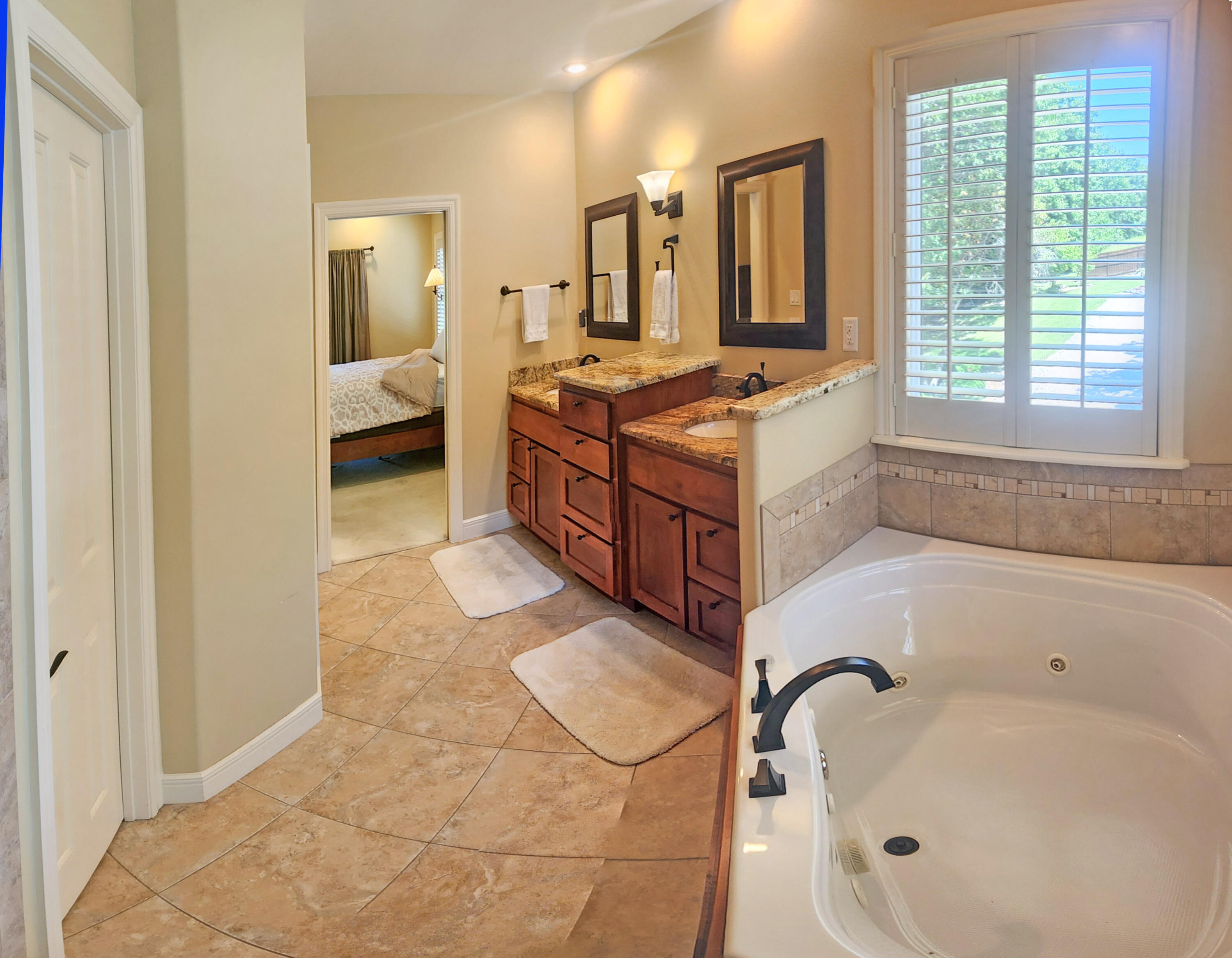 233 Sidehill Drive Ridgedale, MO 65739 - Photo 39 of 79 Main Level Master Bath