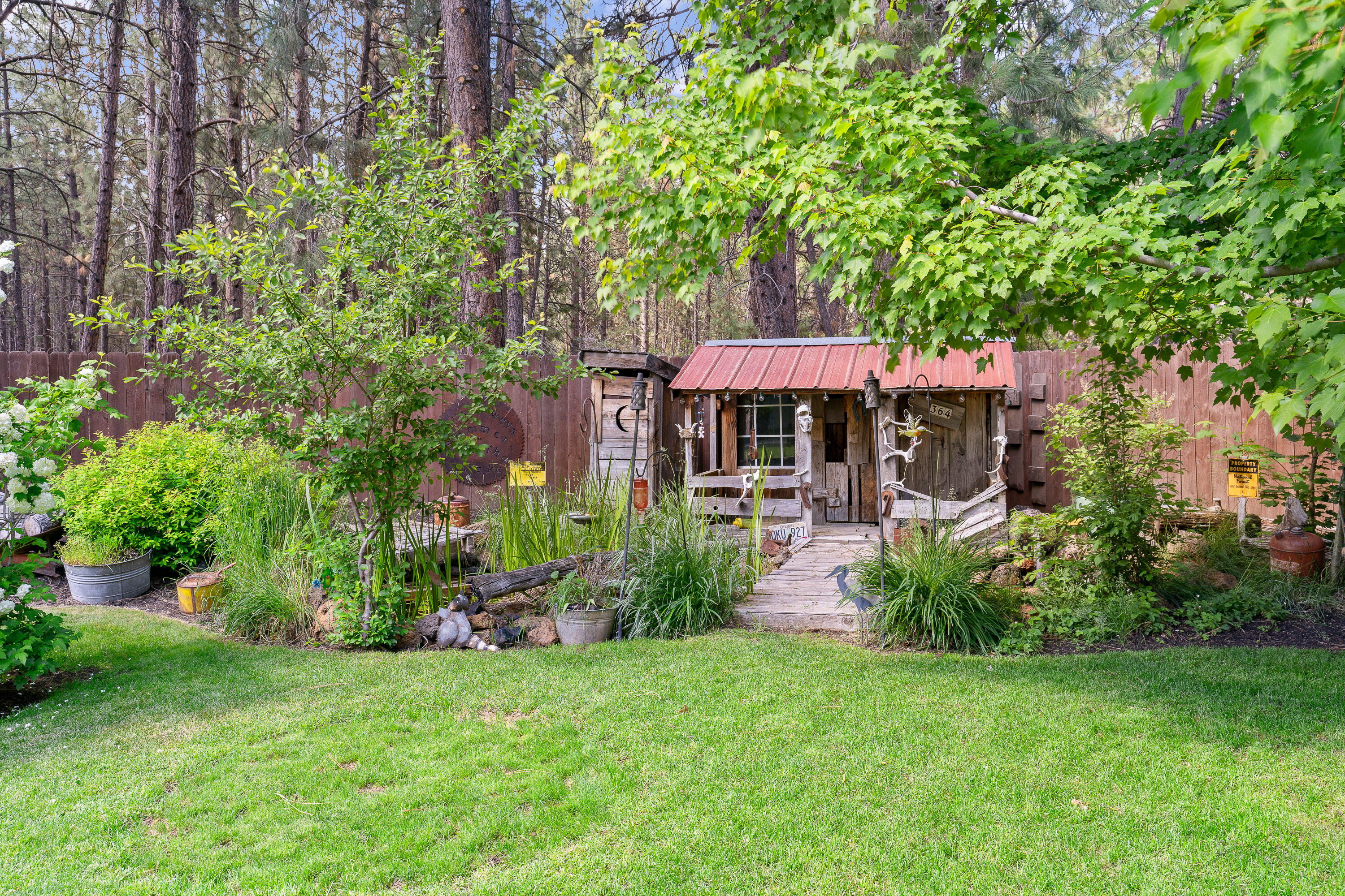 60060 Turquoise Road Bend, OR 97702 - Photo 39 of 58 Backyard