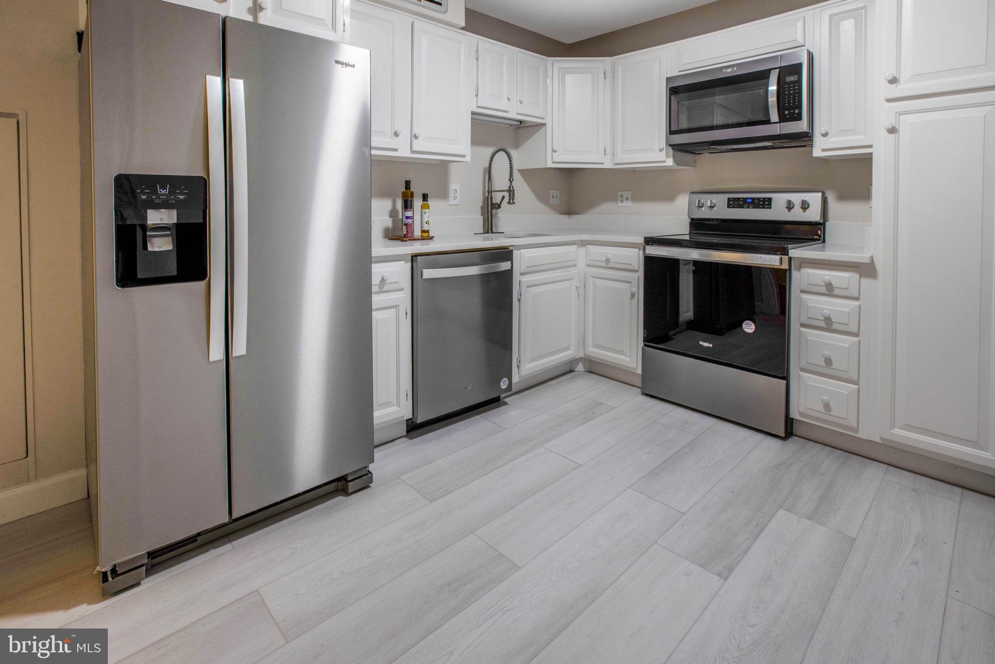 1800 Old Meadow Road, Unit 305 McLean, VA 22102 - Photo 3 of 26