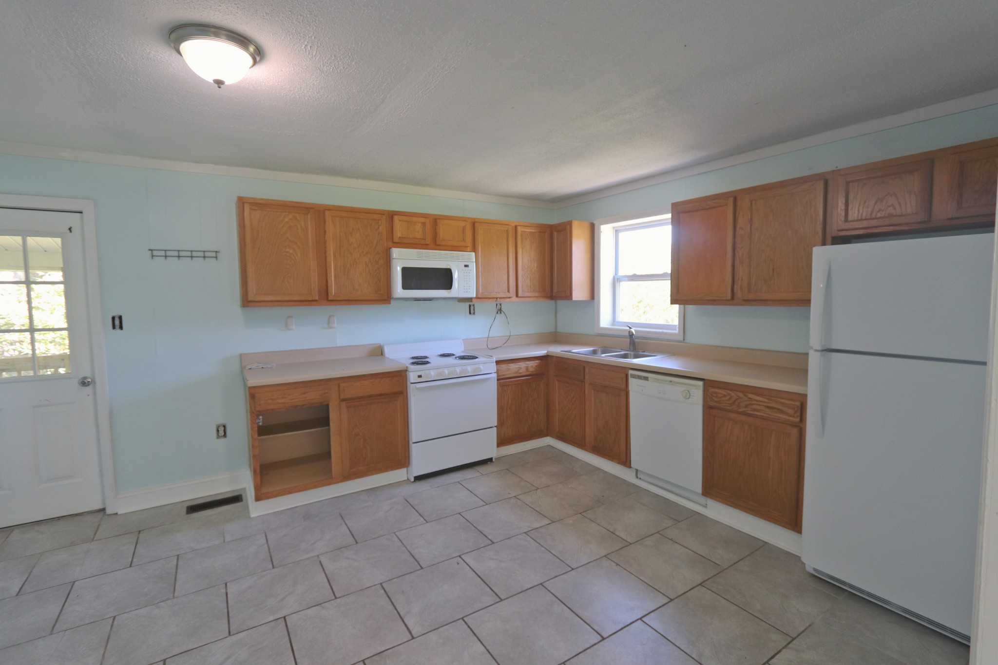 2583 Jimtown Road Lafayette, TN 37083 - Photo 4 of 14