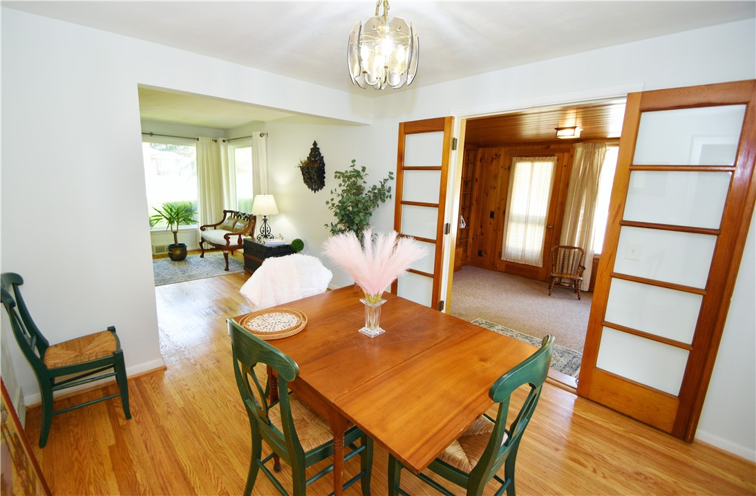 97 Highledge Drive Penfield, NY 14526 - Photo 12 of 43 Dining room