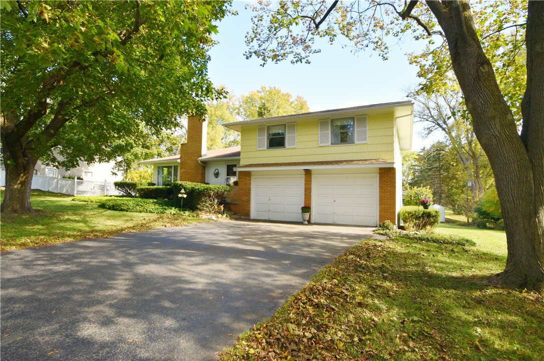 97 Highledge Drive Penfield, NY 14526 - Photo 2 of 43 Exterior front