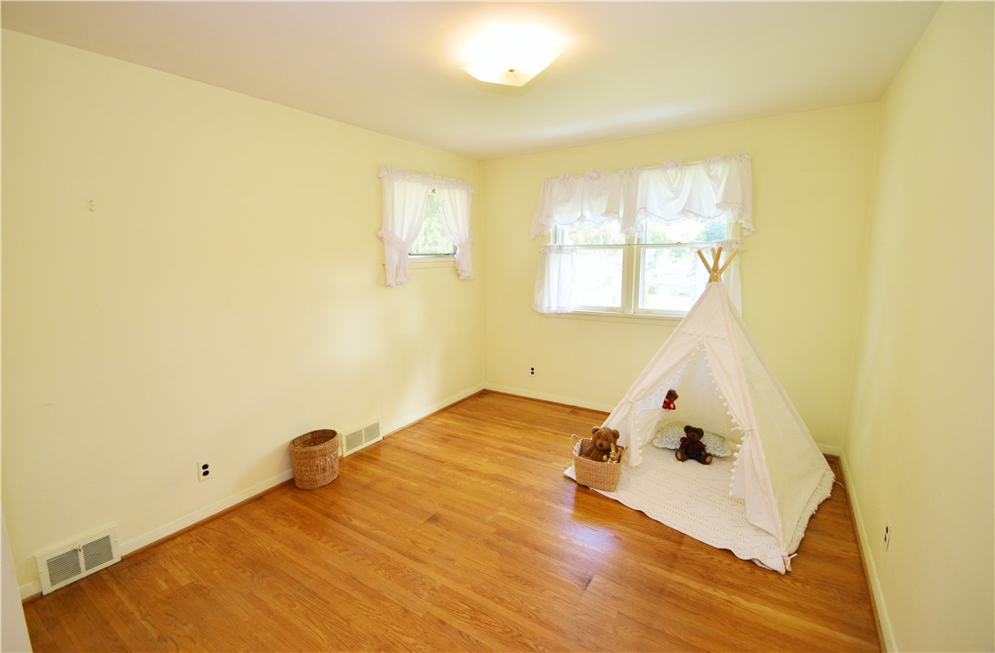 97 Highledge Drive Penfield, NY 14526 - Photo 28 of 43 Bedroom 3