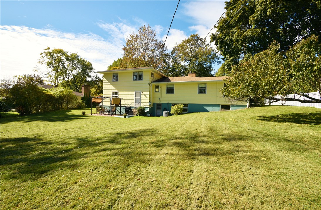 97 Highledge Drive Penfield, NY 14526 - Photo 38 of 43 Exterior back