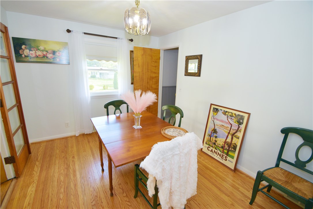 97 Highledge Drive Penfield, NY 14526 - Photo 10 of 43 Dining room