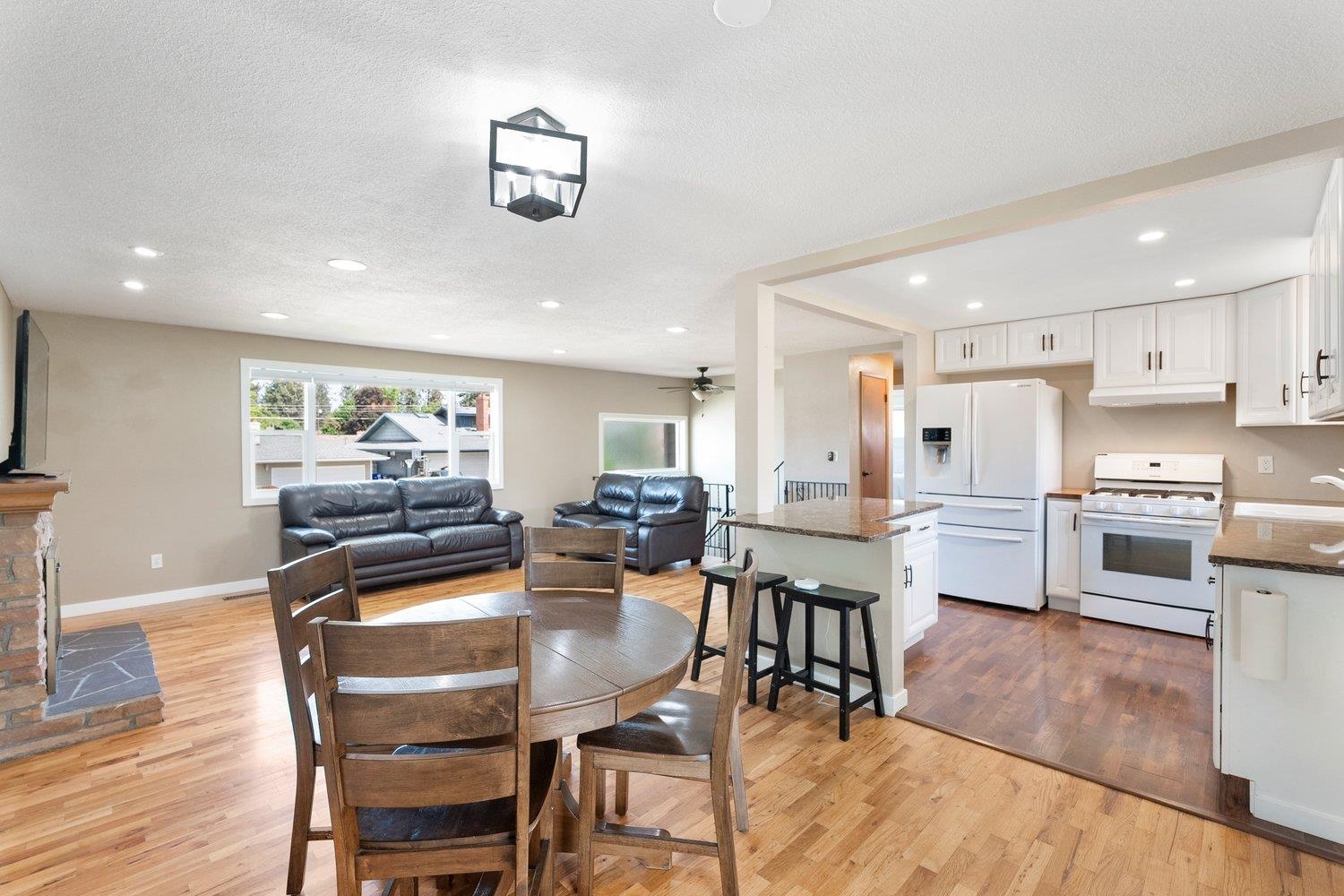 227 West Barnes Road Spokane, WA 99218 - Photo 3 of 40 Gallery Image 3