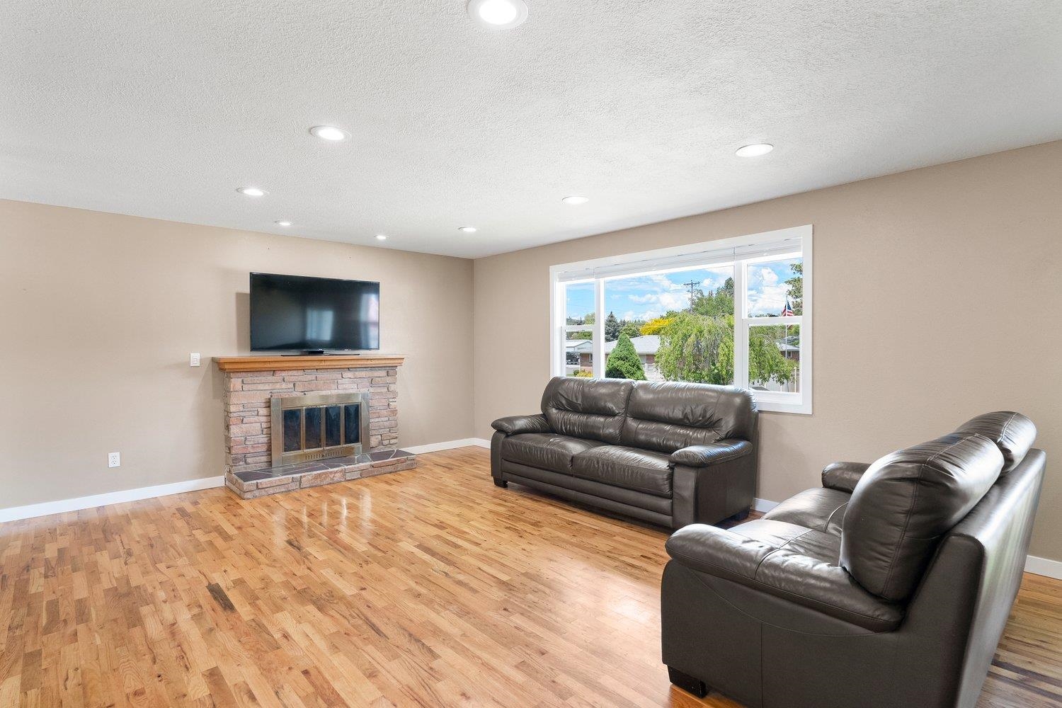227 West Barnes Road Spokane, WA 99218 - Photo 10 of 40 Gallery Image 10