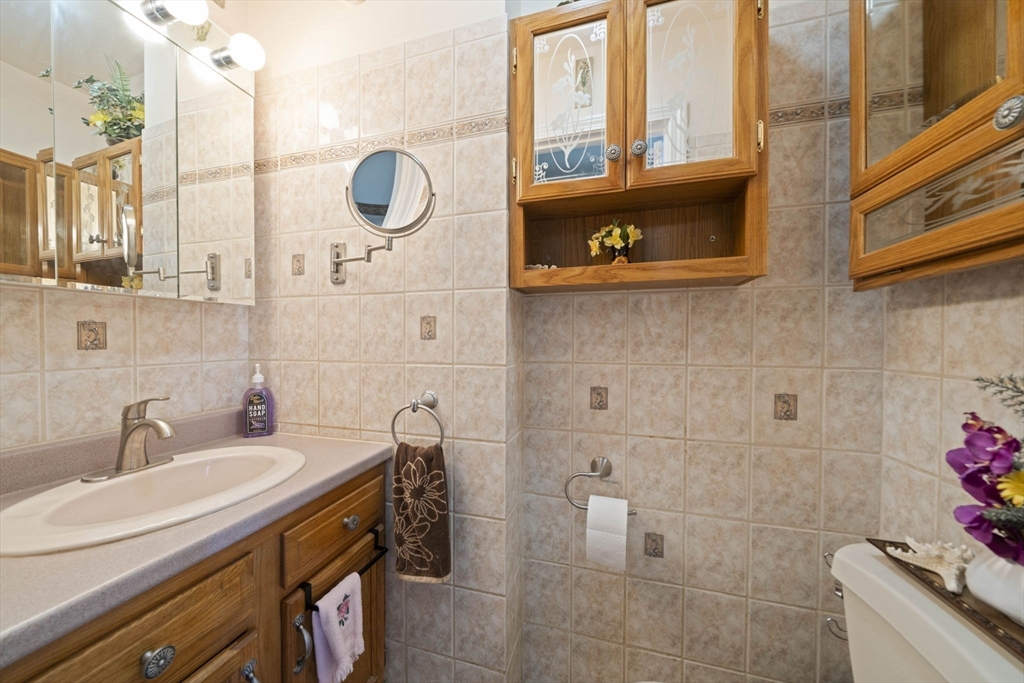 85 Edinboro Road, Unit 2 Quincy, MA 02169 - Photo 12 of 31 Gallery Image 12