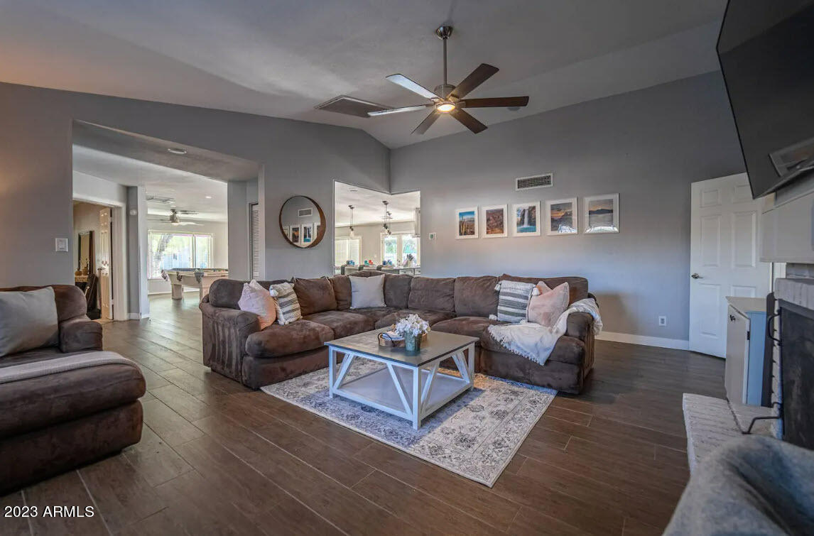 1406 North Pasadena Mesa, AZ 85201 - Photo 17 of 49 2023-03-07_8-05-37