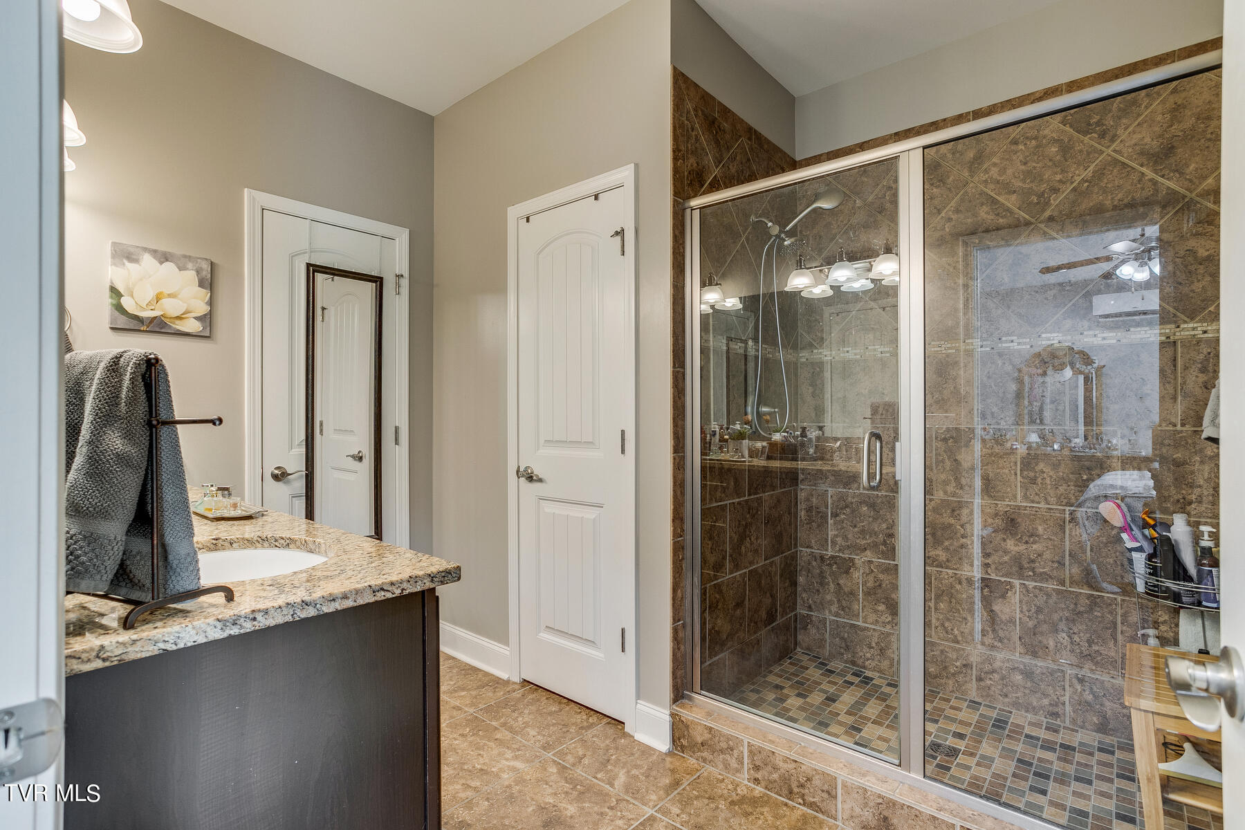 2720 Edinburgh Channel Road Kingsport, TN 37664 - Photo 21 of 37 021
