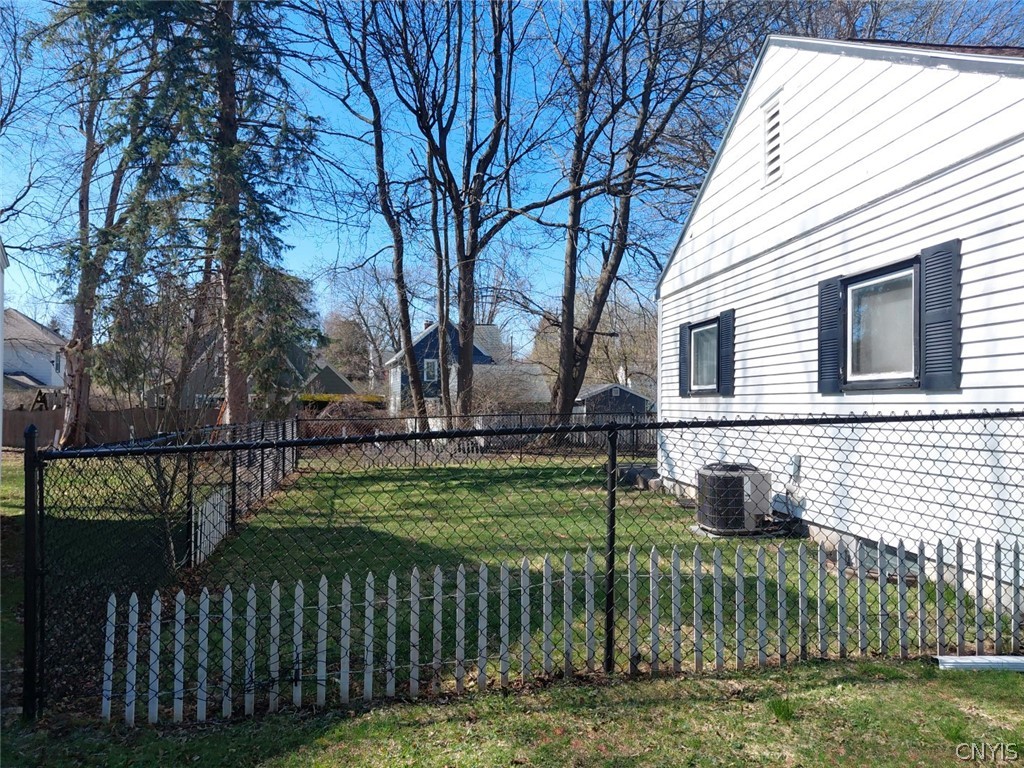 200 Ambergate Road Syracuse, NY 13214 - Photo 11 of 11