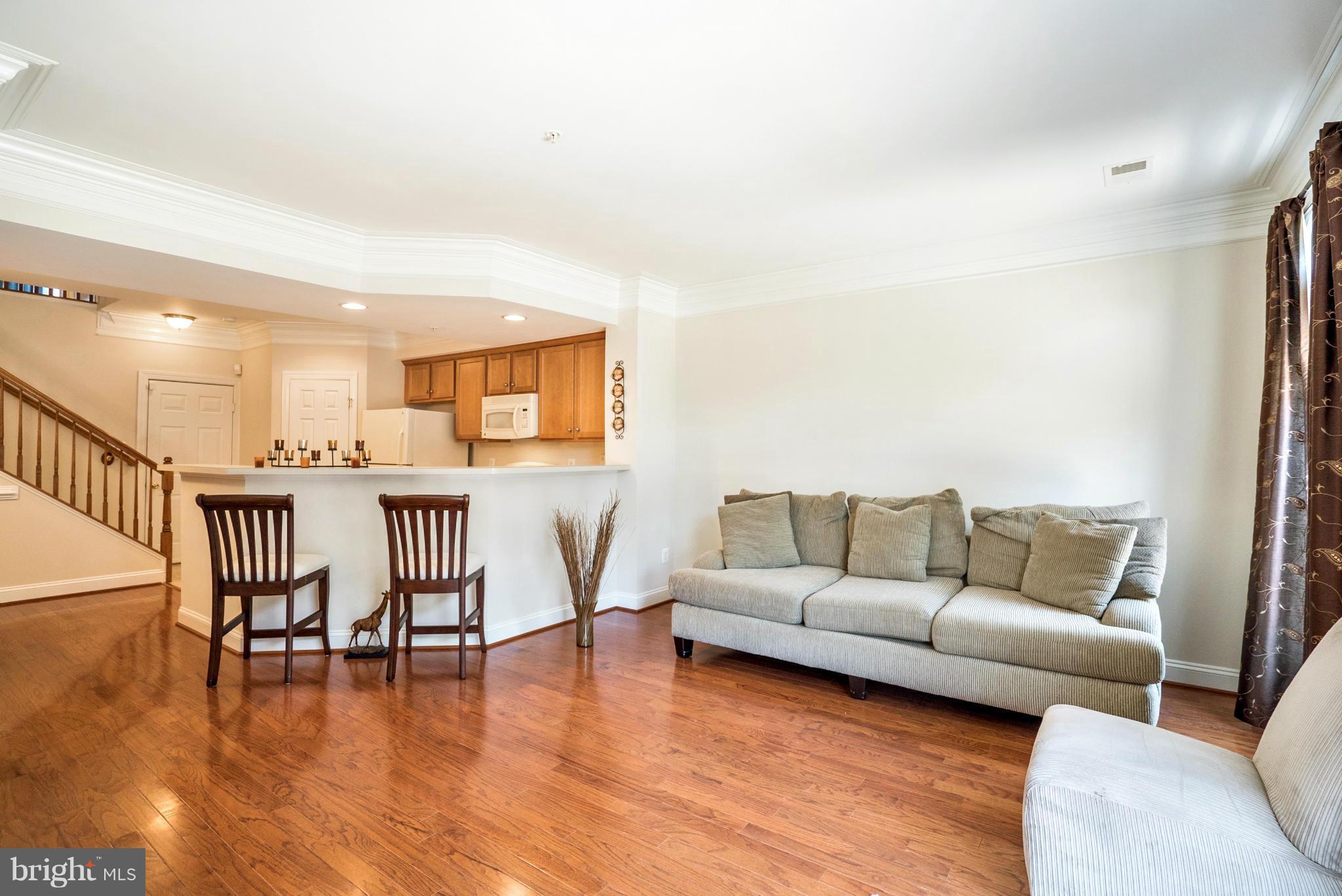 14873 Cloverdale Road, Unit 78 Woodbridge, VA 22193 - Photo 4 of 30 Living Room