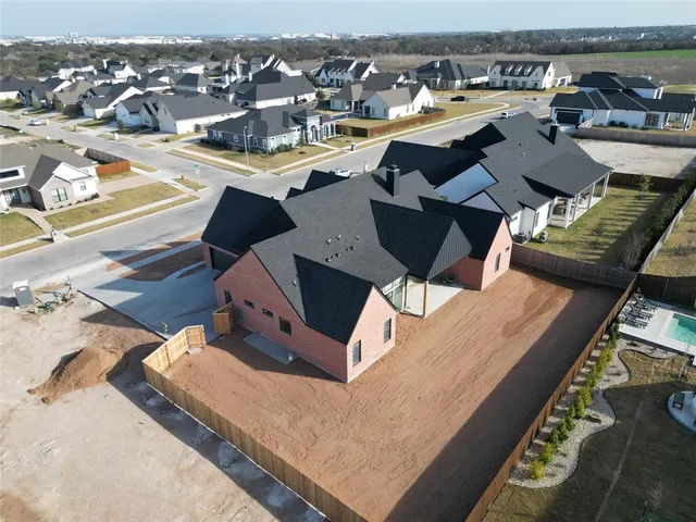 $914,328 | 11010 King's Canyon, Woodway, TX 76712