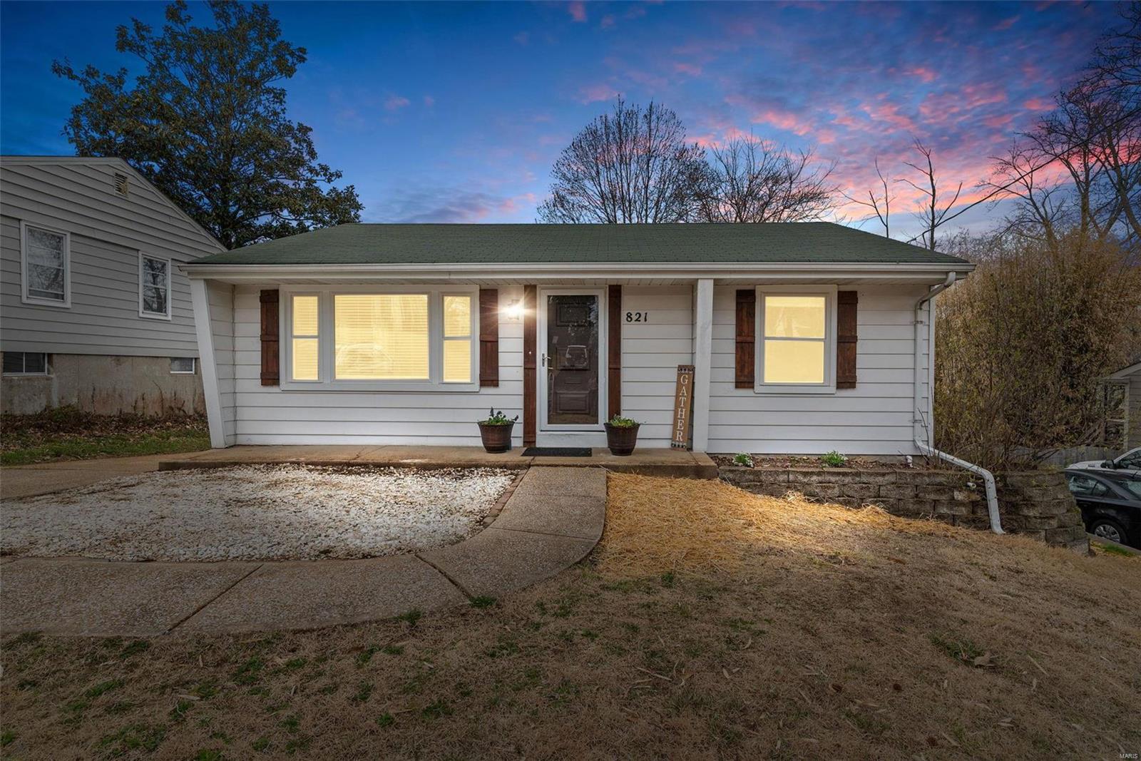 821 Edgar Road St. Louis, MO 63119 - Photo 1 of 26 Gallery Image 1