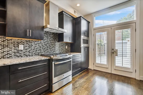 $1,500,000 | 1109 I Street Northeast, Washington, DC 20002
