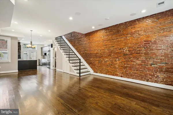 $1,500,000 | 1109 I Street Northeast, Washington, DC 20002