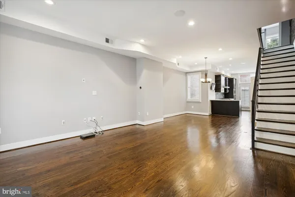 $1,500,000 | 1109 I Street Northeast, Washington, DC 20002