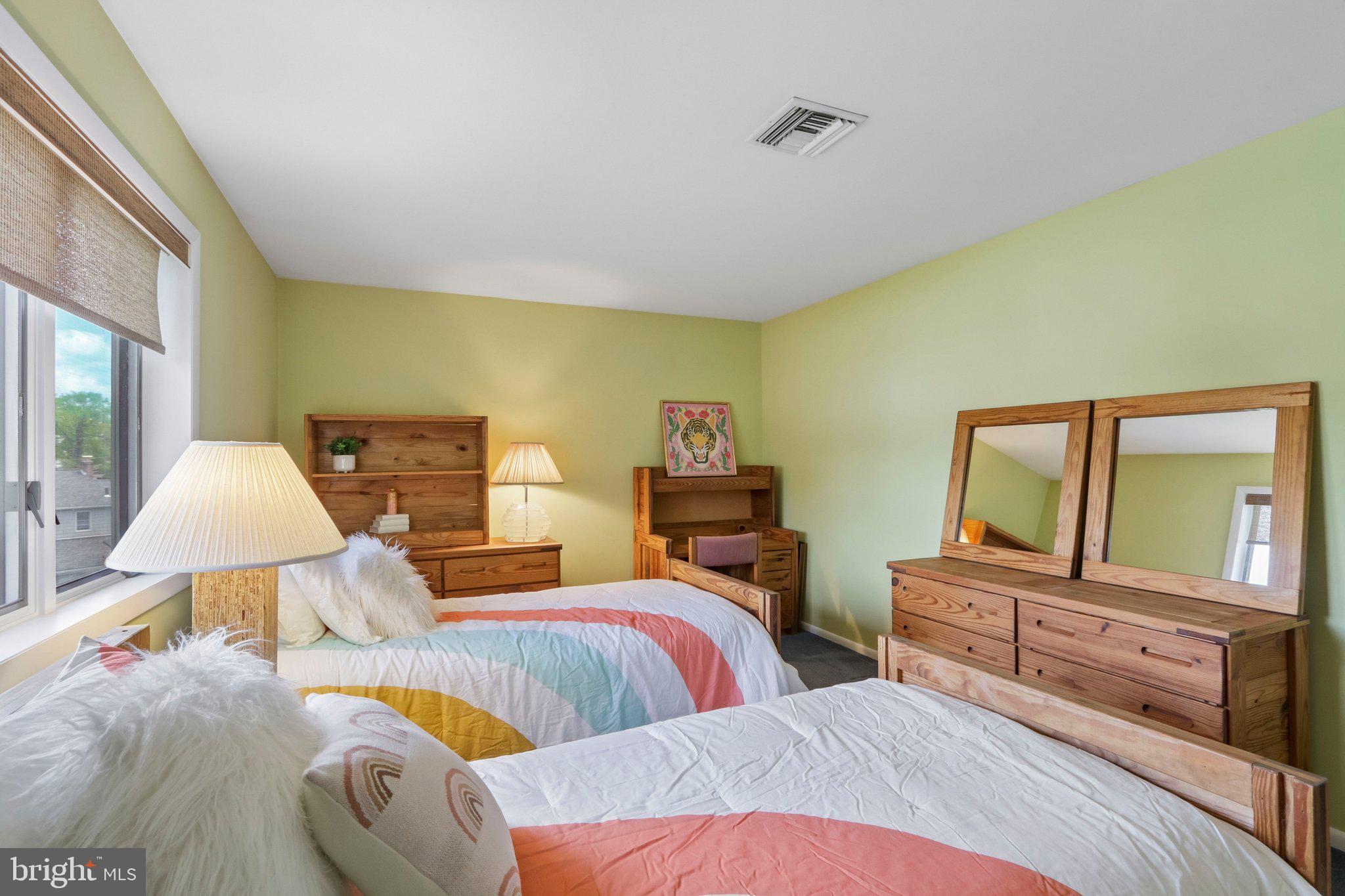 93 Kent Road Huntingdon Valley, PA 19006 - Photo 32 of 43 Gallery Image 32