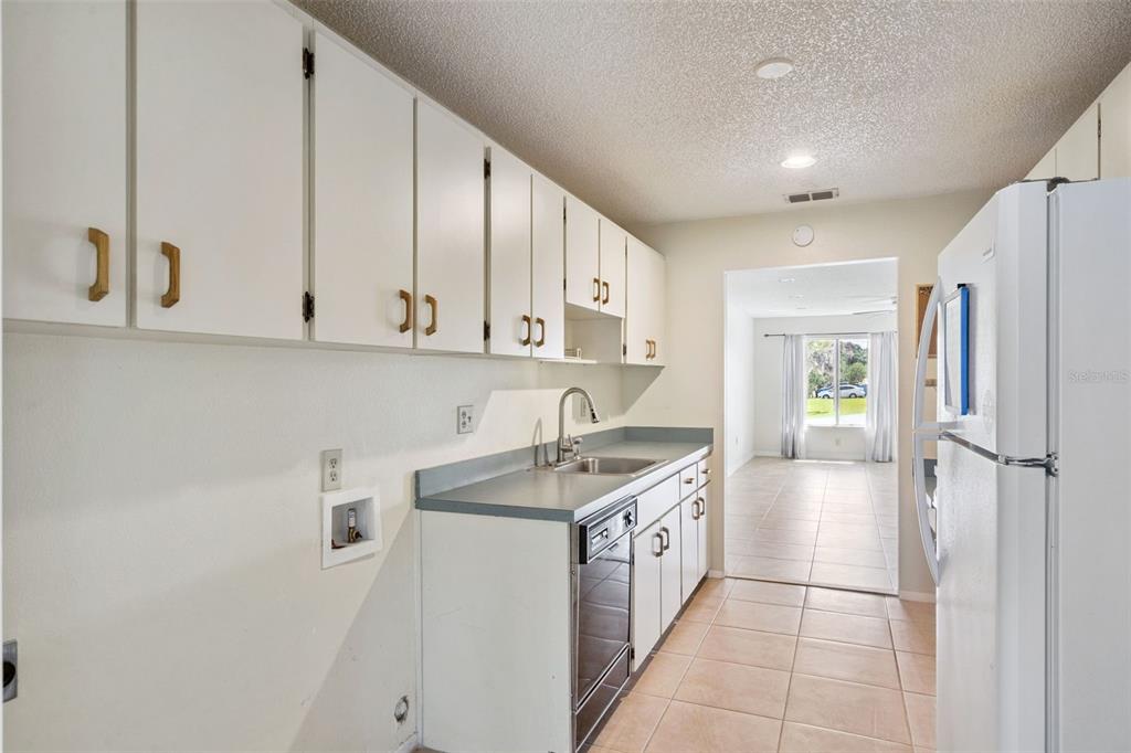 30213 Tavares Ridge Boulevard, Unit 30213 Tavares, FL 32778 - Photo 7 of 17