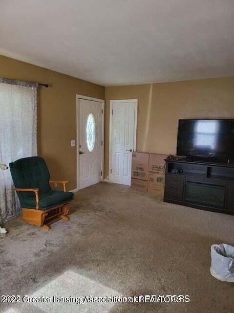 2701 Fairfax Road Lansing, MI 48910 - Photo 4 of 8 fairfax 4