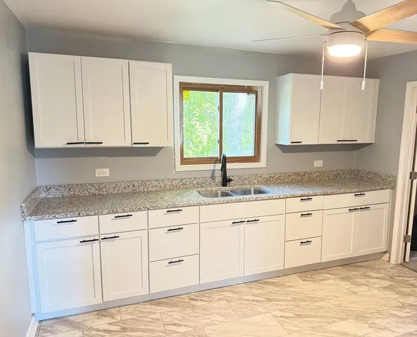 $1,800 | 3141 Green Street, Unit 3141, Steger, IL 60475