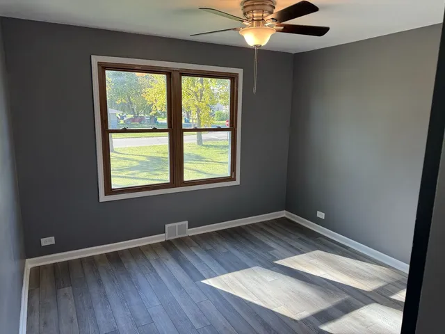 $1,800 | 3141 Green Street, Unit 3141, Steger, IL 60475