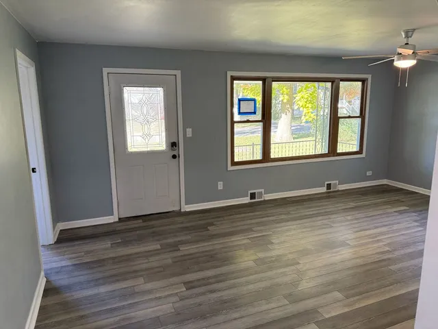 $1,800 | 3141 Green Street, Unit 3141, Steger, IL 60475