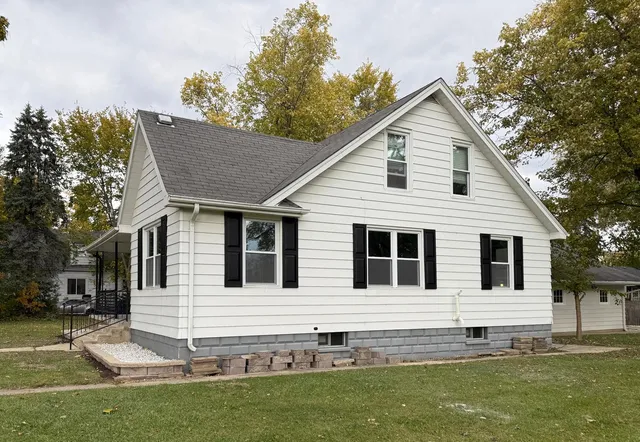 $1,800 | 3141 Green Street, Unit 3141, Steger, IL 60475