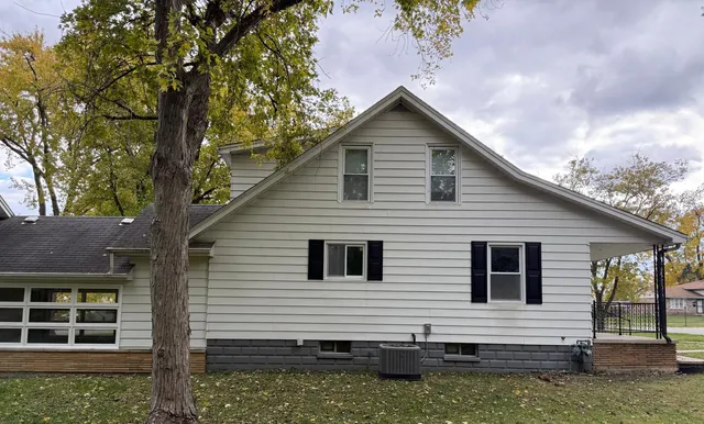 $1,800 | 3141 Green Street, Unit 3141, Steger, IL 60475