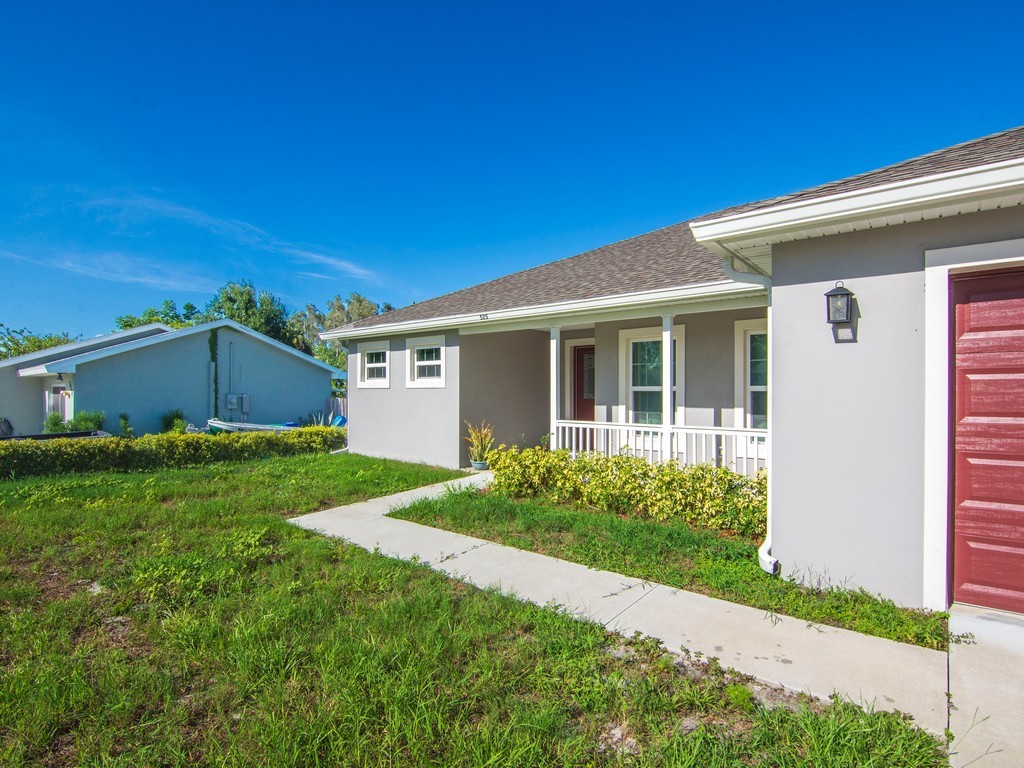 525 Fleming Street Sebastian, FL 32958 - Photo 2 of 28