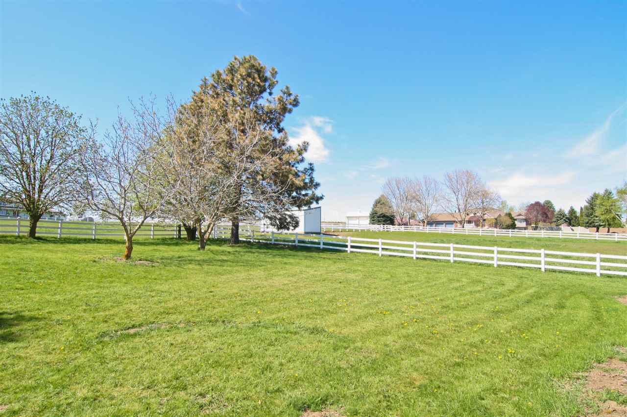 8201 North Espe Road Spokane, WA 99217 - Photo 9 of 20
