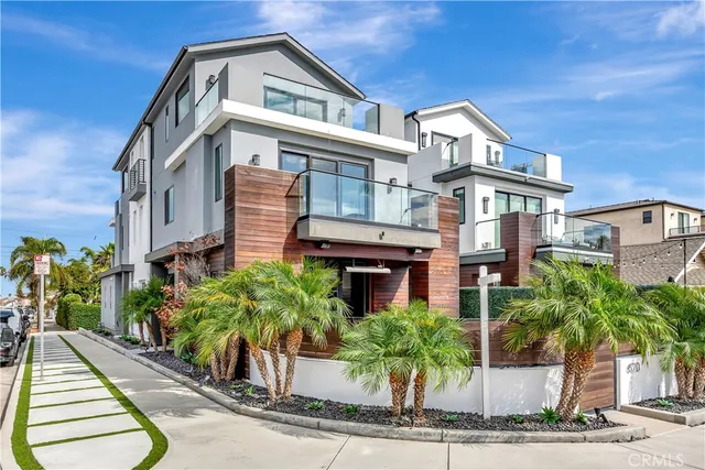 $2,899,000 | 620 Huntington Street, Huntington Beach, CA 92648