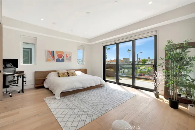 $2,899,000 | 620 Huntington Street, Huntington Beach, CA 92648