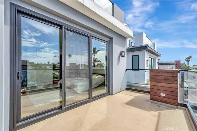 $2,899,000 | 620 Huntington Street, Huntington Beach, CA 92648