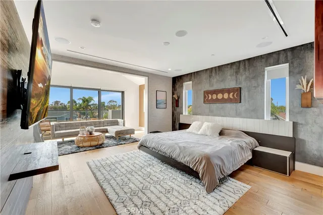 $2,899,000 | 620 Huntington Street, Huntington Beach, CA 92648