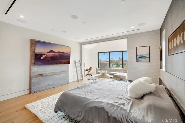 $2,899,000 | 620 Huntington Street, Huntington Beach, CA 92648