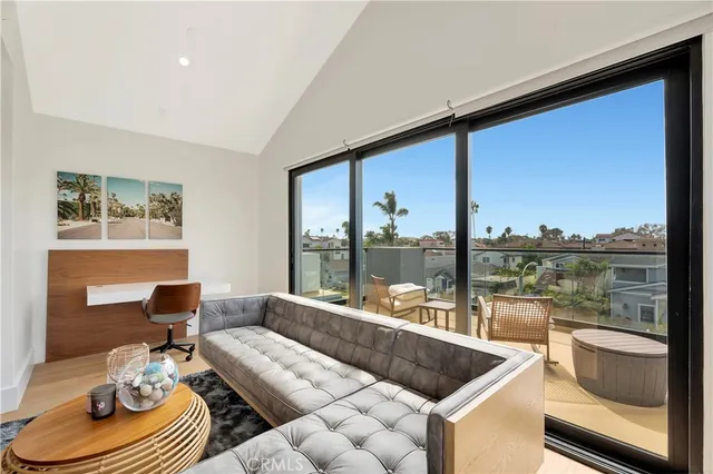 $2,899,000 | 620 Huntington Street, Huntington Beach, CA 92648