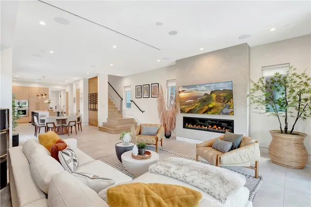 $2,899,000 | 620 Huntington Street, Huntington Beach, CA 92648