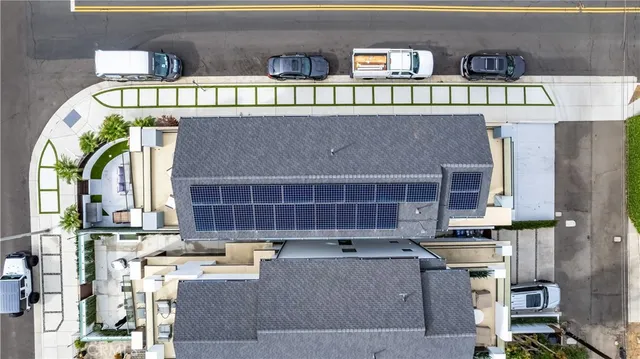 $2,899,000 | 620 Huntington Street, Huntington Beach, CA 92648