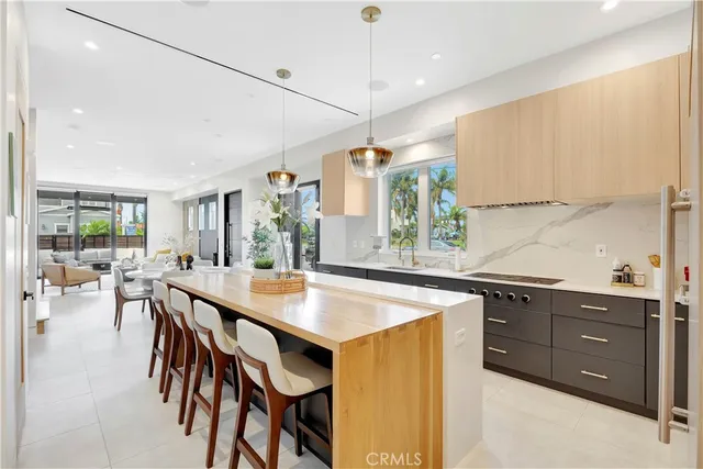 $2,899,000 | 620 Huntington Street, Huntington Beach, CA 92648