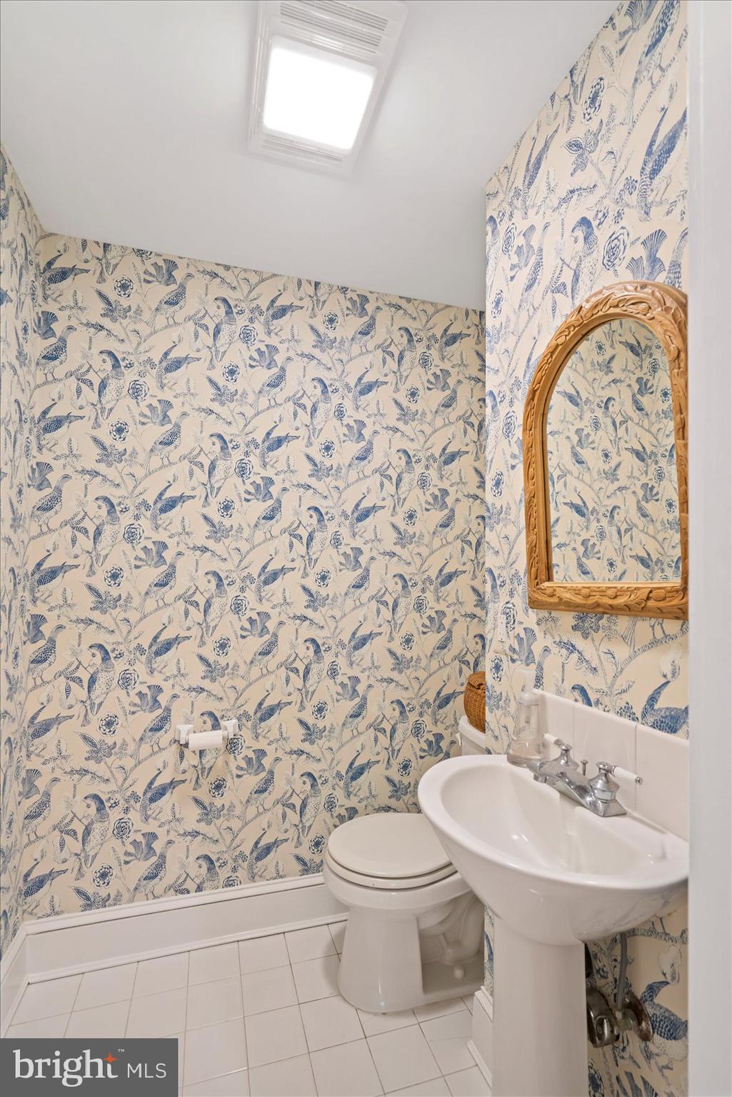 600 Somerset Road Baltimore, MD 21210 - Photo 27 of 59 a bathroom with a sink and a toilet